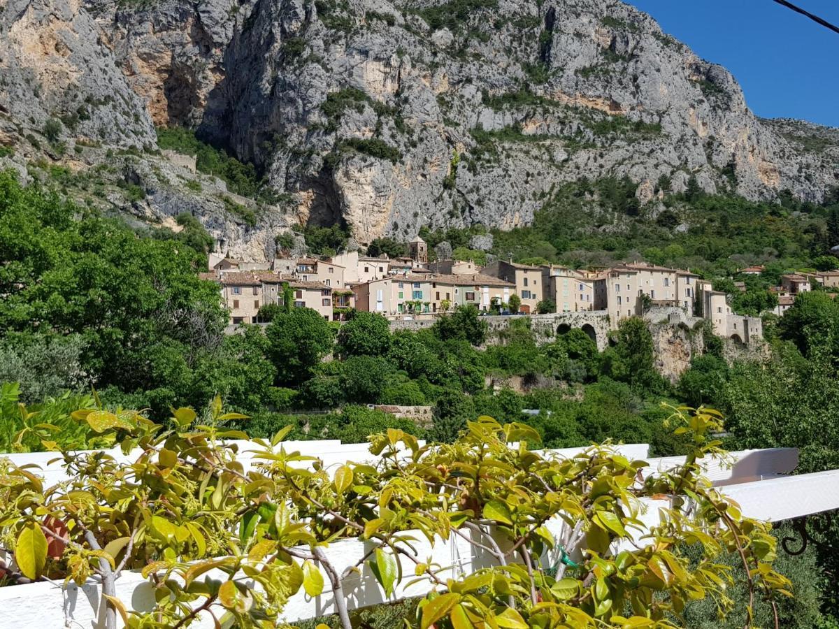 Bed and Breakfast Bastide des Oliviers à Moustiers-Sainte-Marie Extérieur photo