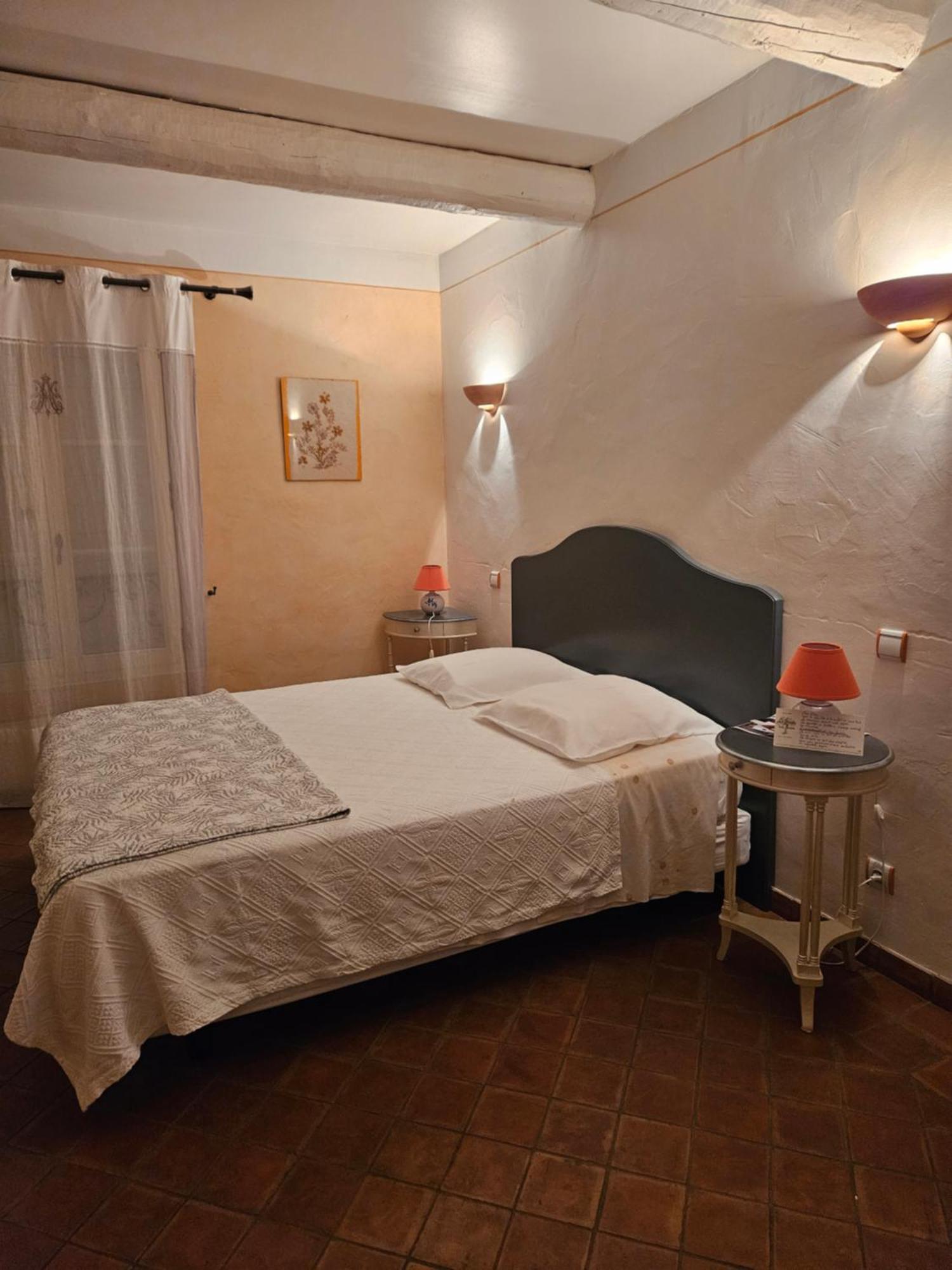 Bed and Breakfast Bastide des Oliviers à Moustiers-Sainte-Marie Extérieur photo