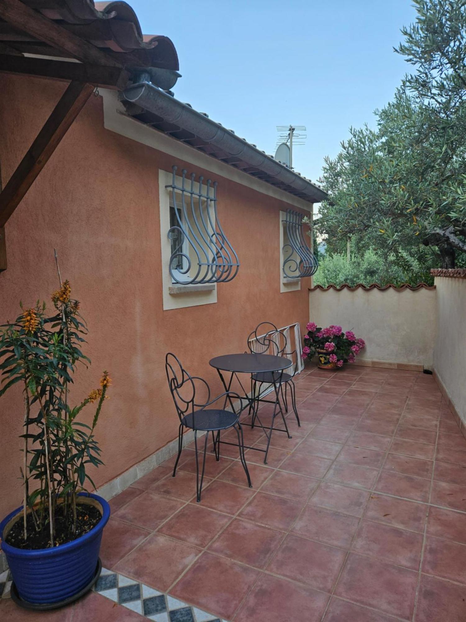 Bed and Breakfast Bastide des Oliviers à Moustiers-Sainte-Marie Extérieur photo